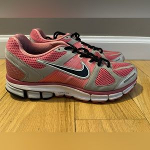 Women’s Nike shoes
